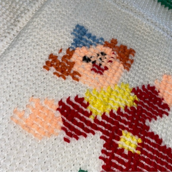 VINTAGE - CLOWN - HAND-CROCHETED - BABY BLANKET - CRIB WALL HANGING - Sweet - Picture 12 of 15